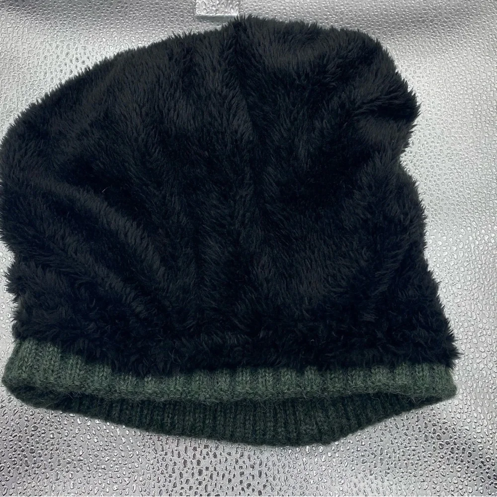 Mainstay Women’s Unique Weave Fuzzy Plush Pom Knit‎ Hat Green